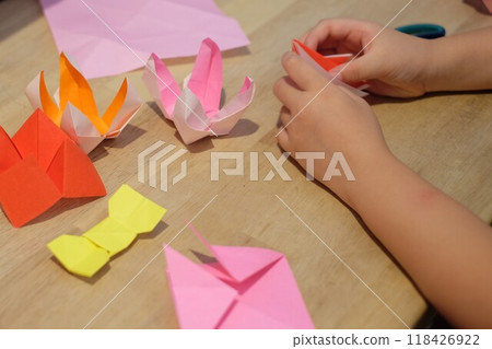 和小學生一起摺紙 和小學生一起摺紙 118426922