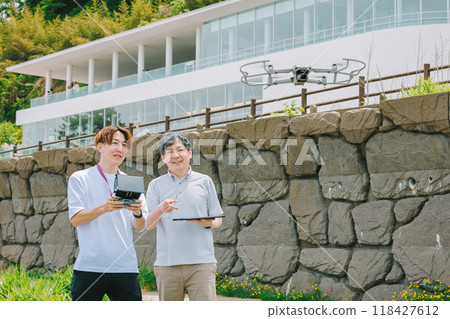 Video creators using drones Video creators using drones 118427612