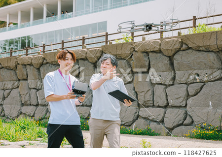 使用無人機拍攝的影片創作者 118427625