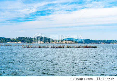 I took a sightseeing boat tour around Matsushima Bay on a solo trip to Sendai, and the weather was great, making it a fantastic trip. 118427656