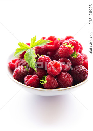 Fresh organic ripe raspberry Fresh organic ripe raspberry 118428098