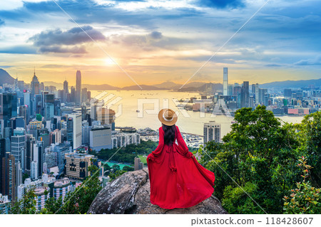 Tourist standing on viewpoint in Hong Kong. 118428607