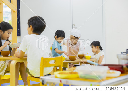 Food education: Cooking class image Food education: Cooking class image 118429424