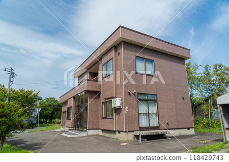 A house with a snow-free roof in Hokkaido 118429743
