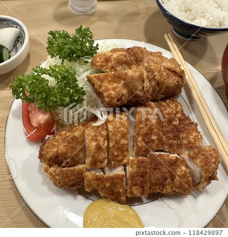 The pork cutlet is delicious 118429897