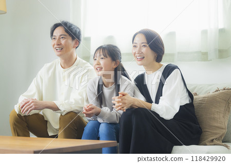 Happy family images Happy family images 118429920