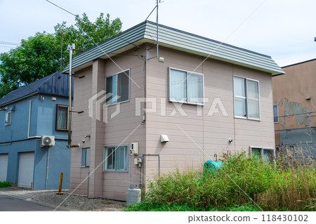 A house with a snow-free roof in Hokkaido 118430102