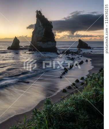 沐浴著清晨陽光的小島 沐浴著清晨陽光的小島 118430235