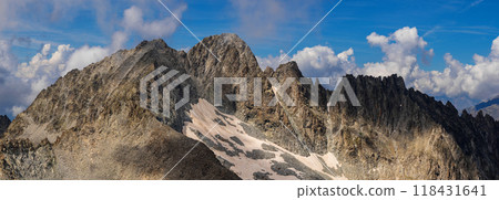 Panoramic View of Rocky Mountain Range with Clouds 118431641