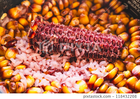 Red corn rice 118432208