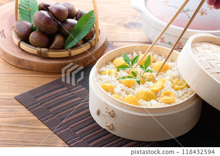 Autumn taste: Chestnut rice in a bento box Autumn taste: Chestnut rice in a bento box 118432594