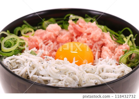 Seafood bowl, whitebait, seared tuna, green onion, egg Seafood bowl, whitebait, seared tuna, green onion, egg 118432732