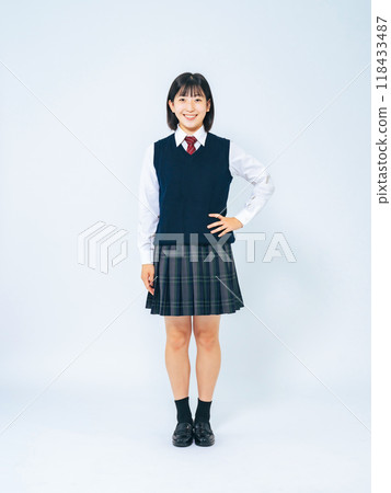 女學生穿校服全身照 118433487