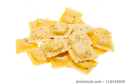 italian ravioli isolated 118438009