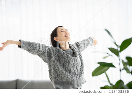 一個在客廳長大的女人 118438286