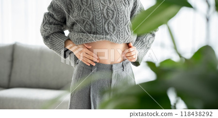 女人摸她的胃、飲食、手 118438292