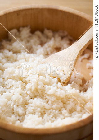 Vinegared rice mixed in a rice bowl 118439016