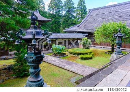 Soto Sect Sokonzen Eiheiji 118439052