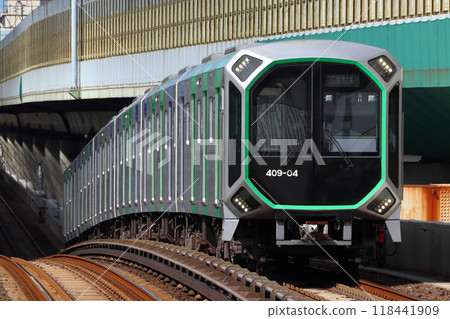 [C] Osaka Metro Chuo Line/Yumehanna Line 400 Series Train 118441909