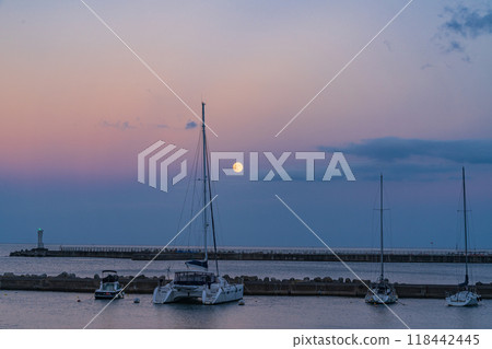 [靜岡縣]熱海港的中秋月 118442445