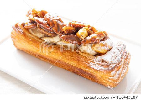 美味的香蕉和核桃丹麥 美味的香蕉和核桃丹麥 118443187