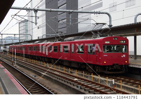 The Bantan Line 103 series train arrives at Himeji Station and becomes a return train. 118443791