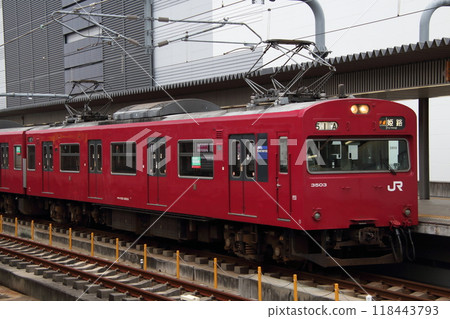 The Bantan Line 103 series train arrives at Himeji Station and becomes a return train. 118443793