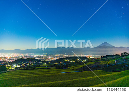 【山梨縣】月光下的中野梯田和富士山 118444268