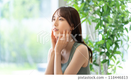 年輕女子的美麗形象 118446813