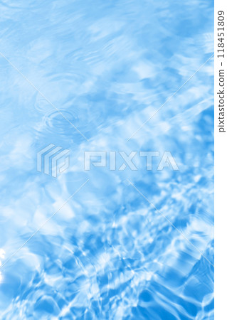 涼爽的水面，夏季彩色影像 118451809