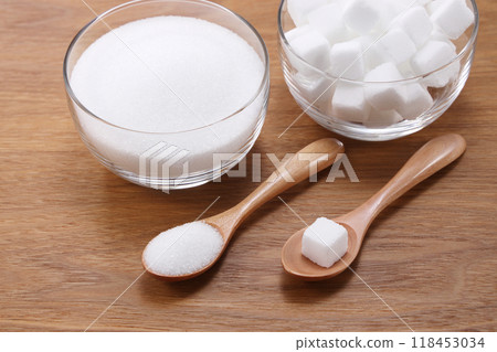 Sugar cubes and sugar 118453034