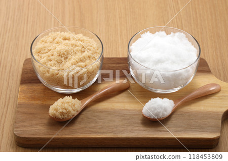 White sugar and three temperature sugar White sugar and three temperature sugar 118453809