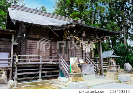 多賀神社參拜殿(左) 多賀神社參拜殿(左) 118453813