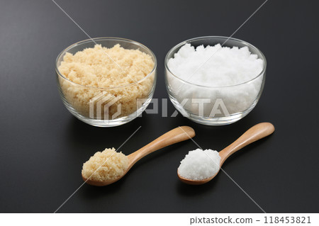 Brown sugar and white sugar Brown sugar and white sugar 118453821