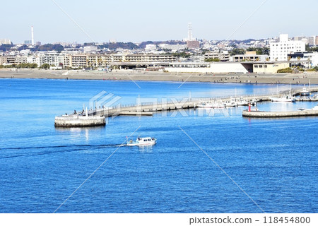 藤澤市片瀨海岸、紅燈塔、白燈塔、遊船弁天丸 藤澤市片瀨海岸、紅燈塔、白燈塔、遊船弁天丸 118454800