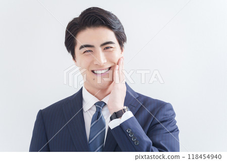 Beauty for working businessmen (white background) 118454940