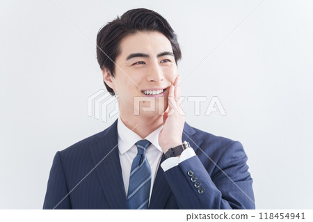 Beauty for working businessmen (white background) 118454941
