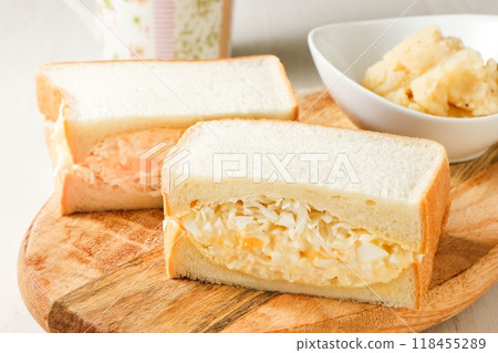 蛋捲心菜三明治 118455289