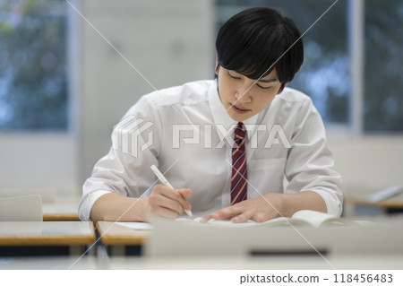 High school boys studying Photography cooperation: Ariake College of Education and Arts 118456483