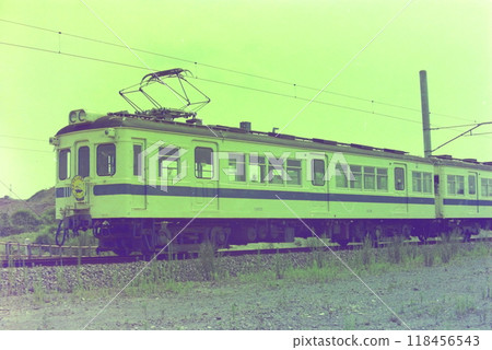 Odakyu 1900 series Deha 1903 on the Tama Center siding (later the main line to Karakida) on August 8, 1976 118456543