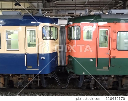 Shinano Railway 115 series Shonan and Yokosuka colors 118459170