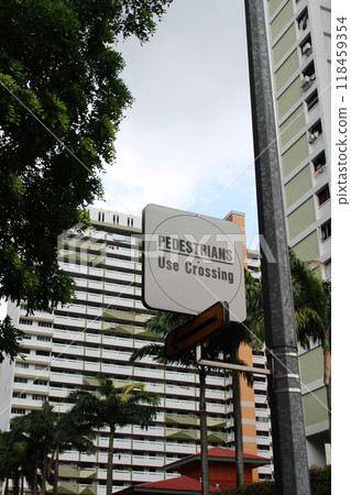 新加坡的行人穿越道標誌 新加坡的行人穿越道標誌 118459354