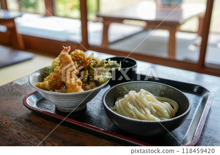 筋腱烏龍麵套餐 118459420