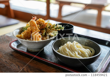 Tendon and udon set 118459421