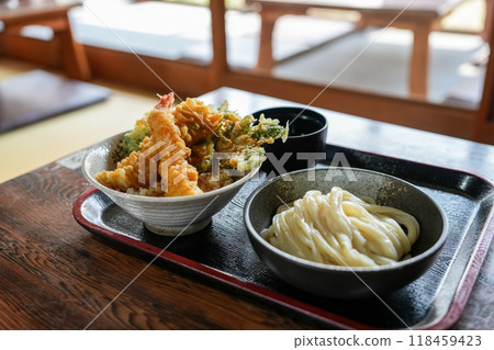 筋腱烏龍麵套餐 118459423