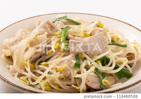 Stir-fried Pork Chives and Bean Sprouts 118460588