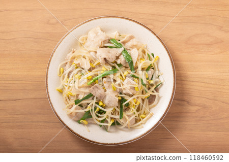 韭菜豆芽炒肉 118460592