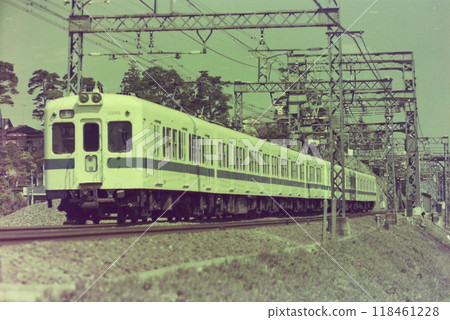 小田急 2400 型 HE 車，2458~+2490~，成城學園前北見，1976 年 3 月 21 日 118461228