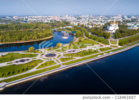 Aerial view of Yaroslavl with Assumption Cathedral and Strelka park 118461687