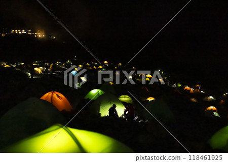許多登山帳篷燈 118461925